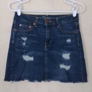 NOBO Cotton Denim Mini Jean Skirt Size‎ 7 in Medium Wash w/ Distressing